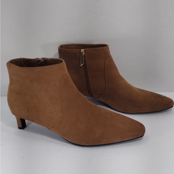 Women’s Tan Suede Boots size 10  brand new no tags main image 4